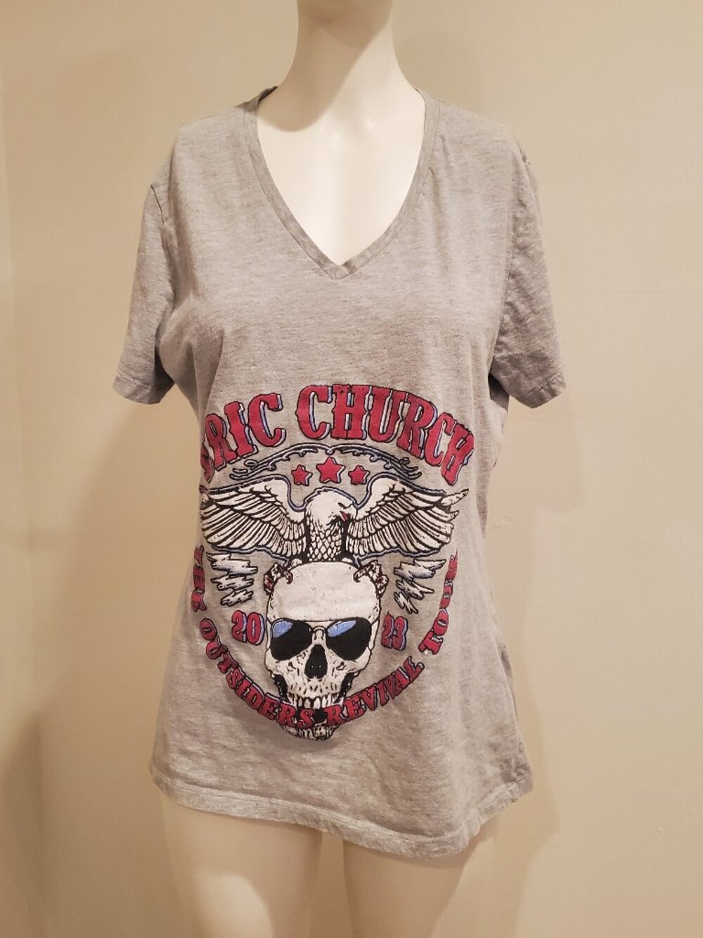 Eric Church womens L grey The Outsiders Revival Tour 2023 v-neck graphic t-shirt
